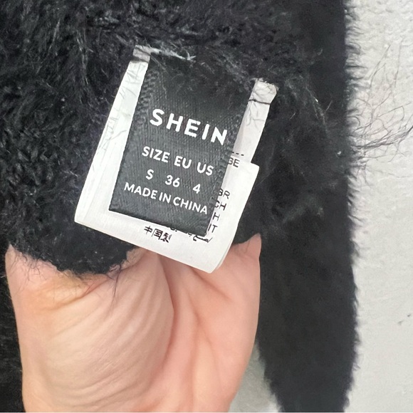 Black fuzzy cropped sweater - Picture 4 of 4